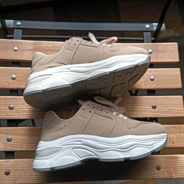 新品 22.5cm レディース スニーカー ブラウン シューズ 靴 厚底 < 女性ファッション  新品 22.5cm レディース スニーカー ブラウン シューズ 靴 厚底 < 女性ファッションの