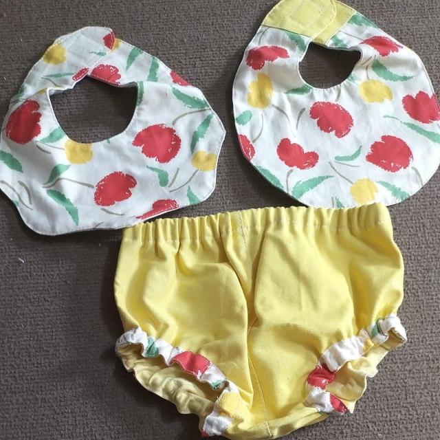新品 ハンドメイド スタイ2枚とブルマパンツ チューリップ < キッズ/ベビー  新品 ハンドメイド スタイ2枚とブルマパンツ チューリップ  < キッズ/ベビーの