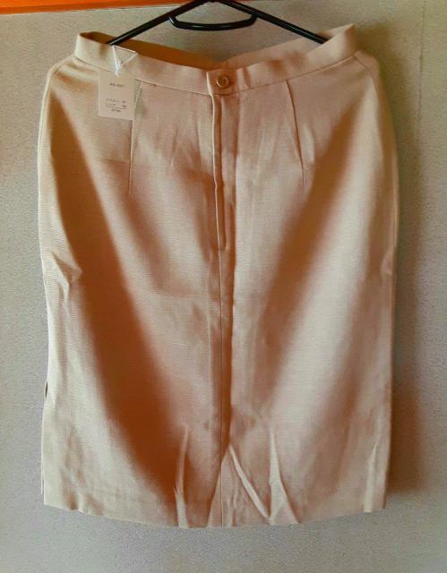 新品 タグ付き スカート タイトスカート 裏地付き 台形スカート スリットスカート 膝下丈 ベージュ ウエスト67 黄ベージュ < 女性ファッション  新品 タグ付き スカート タイトスカート 裏地付き 台形スカート スリットスカート 膝下丈 ベージュ ウエスト67 黄ベージュ < 女性ファッションの