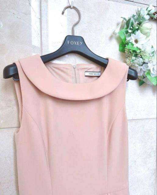 極美品 フォクシーニューヨーク ロールカラー ワンピース ピンク 38 < ブランド 極美品 フォクシーニューヨーク ロールカラー ワンピース ピンク 38 < ブランドの