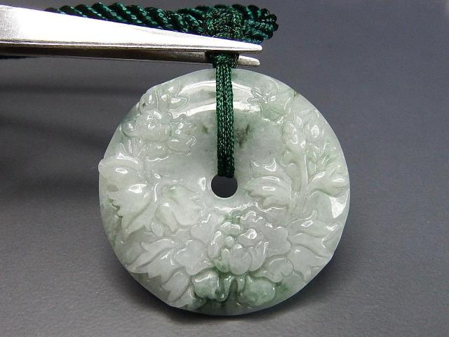 綺麗ひすい本翡翠ジェダイト花彫り平安扣ペンダント紐ネックレス < 女性アクセサリー/時計  綺麗ひすい本翡翠ジェダイト花彫り平安扣ペンダント紐ネックレス < 女性アクセサリー/時計の
