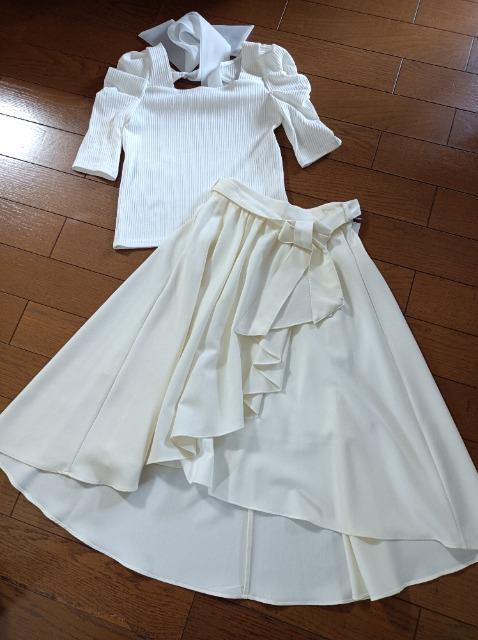 INGNI★定価3200円★新品タグ付きバックリボン付きトップス★可愛いステキ★イング★ < 女性ファッション  INGNI★定価3200円★新品タグ付きバックリボン付きトップス★可愛いステキ★イング★ < 女性ファッションの