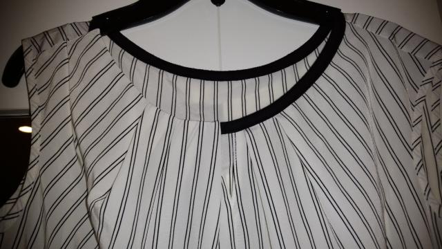 白黒ストライプ ブラウス トップス ノースリーブ Mサイズ < 女性ファッション  白黒ストライプ ブラウス トップス ノースリーブ Mサイズ < 女性ファッションの