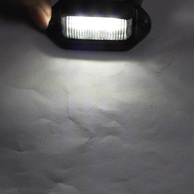 ライセンスランプ  6連 SMDチップ 小型 汎用 ホワイト 2個入り < 自動車/バイク ライセンスランプ  6連 SMDチップ 小型 汎用 ホワイト 2個入り < 自動車/バイク