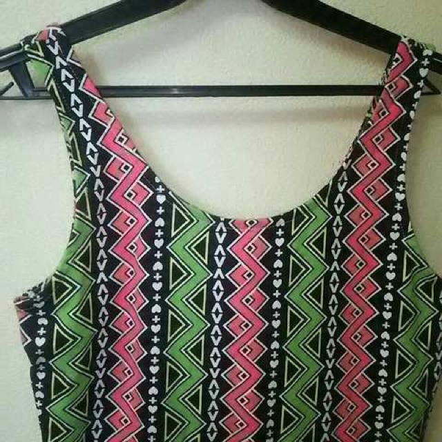 H&M★新品★幾何学柄ストレッチミニワンピ < ブランド  H&M★新品★幾何学柄ストレッチミニワンピ < ブランドの