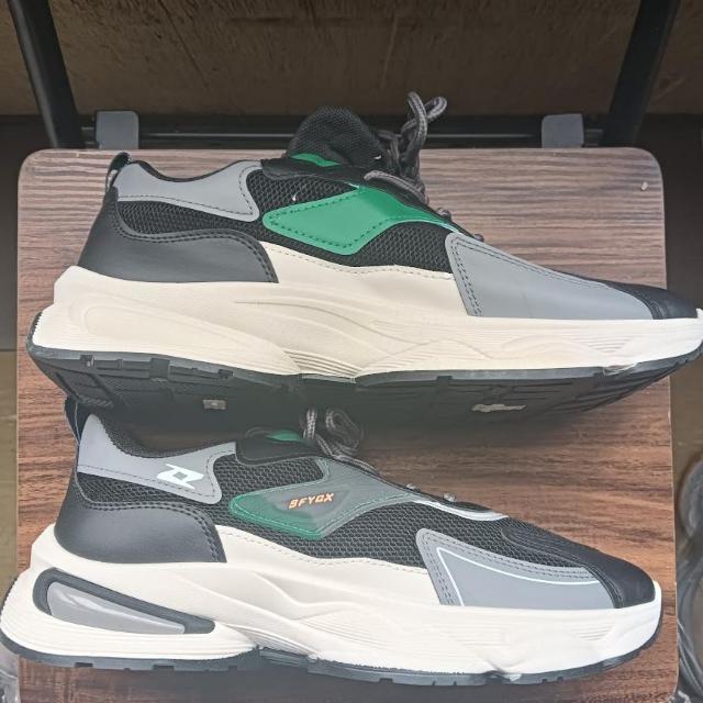 新品 27.5cm 27cm メンズ スニーカー ブラック 靴 44 カジュアル < 男性ファッション  新品 27.5cm 27cm メンズ スニーカー ブラック 靴 44 カジュアル < 男性ファッションの