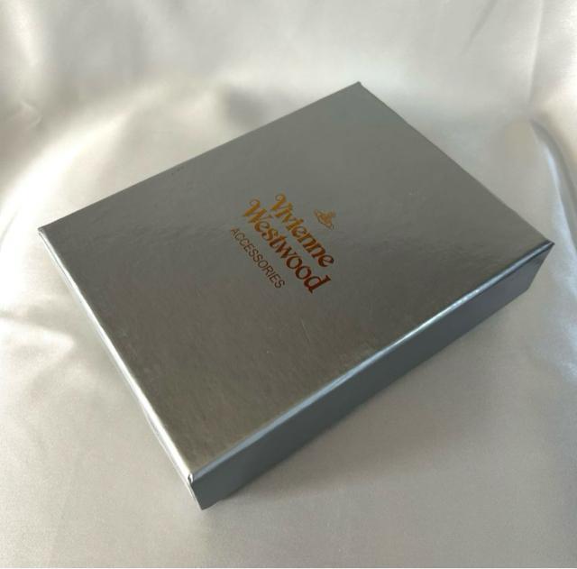 wVigpixVivienne Westwood܂z