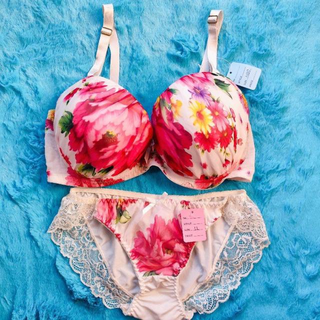 フラワー柄透けシフォンがエロ可愛ッ。。。H80×LL。。ブラジャー&ショーツセット。大きいサイズグラマーお花柄希少サイズ。。。 < 女性ファッション  フラワー柄透けシフォンがエロ可愛ッ。。。H80×LL。。ブラジャー&ショーツセット。大きいサイズグラマーお花柄希少サイズ。。。  < 女性ファッションの