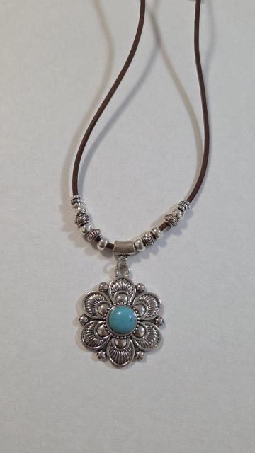 ターコイズフラワー調ネックレス★新品 ターコイズネックレス インディアンアクセサリー ボヘミアンアクセサリー ターコイズ < 女性アクセサリー/時計 ターコイズフラワー調ネックレス★新品 ターコイズネックレス インディアンアクセサリー ボヘミアンアクセサリー ターコイズ < 女性アクセサリー/時計の