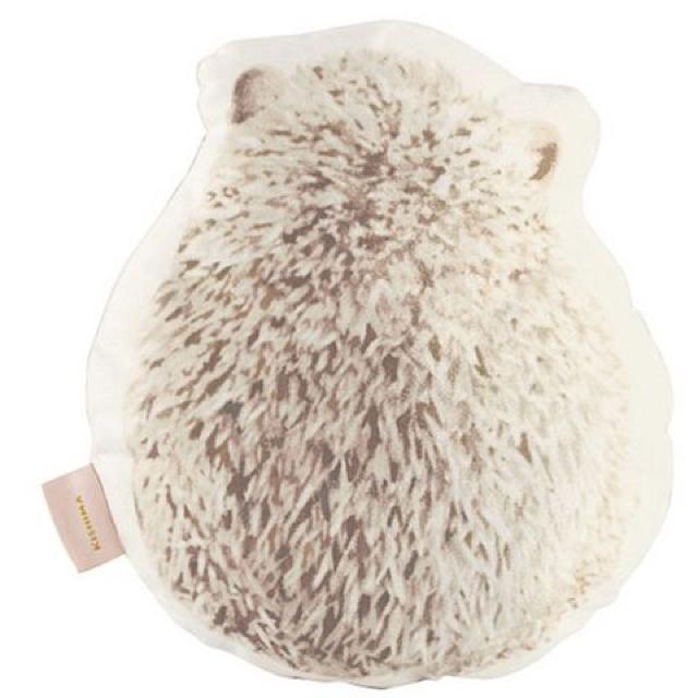 セシール・ハリネズミ柄ダイカットクッション。 < インテリア/ライフ  セシール・ハリネズミ柄ダイカットクッション。 < インテリア/ライフの