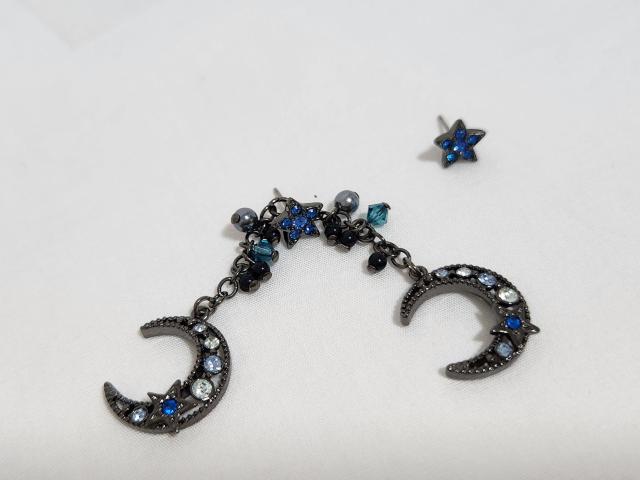 正規 アナスイ クレセントムーン ピアス ビジューストーン青 チェーンフリンジ ハーフムーン スター 月 星 ラージL 左右セット < ブランド  正規 アナスイ クレセントムーン ピアス ビジューストーン青 チェーンフリンジ ハーフムーン スター 月 星 ラージL 左右セット < ブランドの