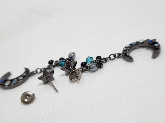 正規 アナスイ クレセントムーン ピアス ビジューストーン青 チェーンフリンジ ハーフムーン スター 月 星 ラージL 左右セット < ブランド  正規 アナスイ クレセントムーン ピアス ビジューストーン青 チェーンフリンジ ハーフムーン スター 月 星 ラージL 左右セット < ブランドの