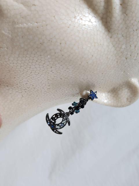 正規 アナスイ クレセントムーン ピアス ビジューストーン青 チェーンフリンジ ハーフムーン スター 月 星 ラージL 左右セット < ブランド  正規 アナスイ クレセントムーン ピアス ビジューストーン青 チェーンフリンジ ハーフムーン スター 月 星 ラージL 左右セット < ブランドの