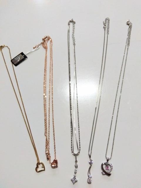 ネックレス 4種セット 左の0.03CT刻印あり 画像右の売れました < 女性アクセサリー/時計 ネックレス 4種セット 左の0.03CT刻印あり 画像右の売れました < 女性アクセサリー/時計の