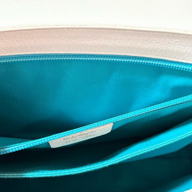 美品 Salvatore Ferragamo フェラガモ ハンドバッグ FI-21 4402 ホワイト レザー ガンチーニ < ブランド 美品 Salvatore Ferragamo フェラガモ ハンドバッグ FI-21 4402 ホワイト レザー ガンチーニ < ブランドの