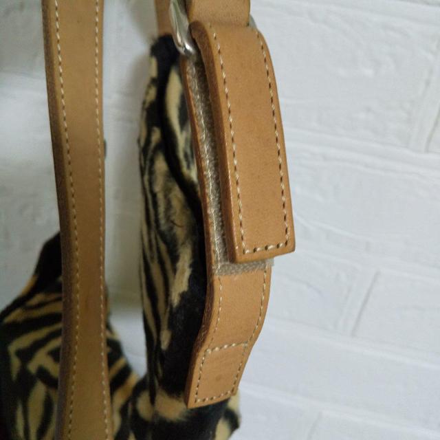 dans le sac★ゼブラ柄アクセサリーポーチbag(ミニbag付)2点★中古品 < 女性ファッション  dans le sac★ゼブラ柄アクセサリーポーチbag(ミニbag付)2点★中古品 < 女性ファッションの