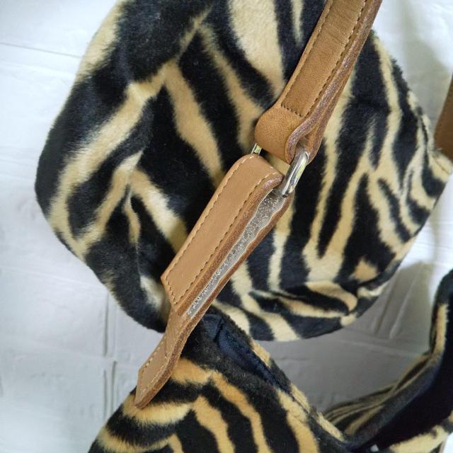 dans le sac★ゼブラ柄アクセサリーポーチbag(ミニbag付)2点★中古品 < 女性ファッション  dans le sac★ゼブラ柄アクセサリーポーチbag(ミニbag付)2点★中古品 < 女性ファッションの