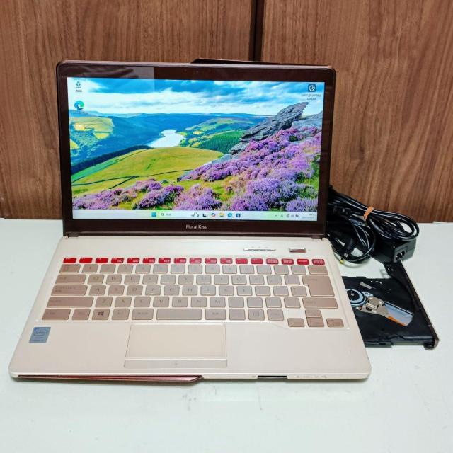FUJITSU LIFEBOOK Corei5 ������8GB SSD256GB �^�b�`�p�l�� DVD Web�J���� Office �� PC�{��/���Ӌ@��� 