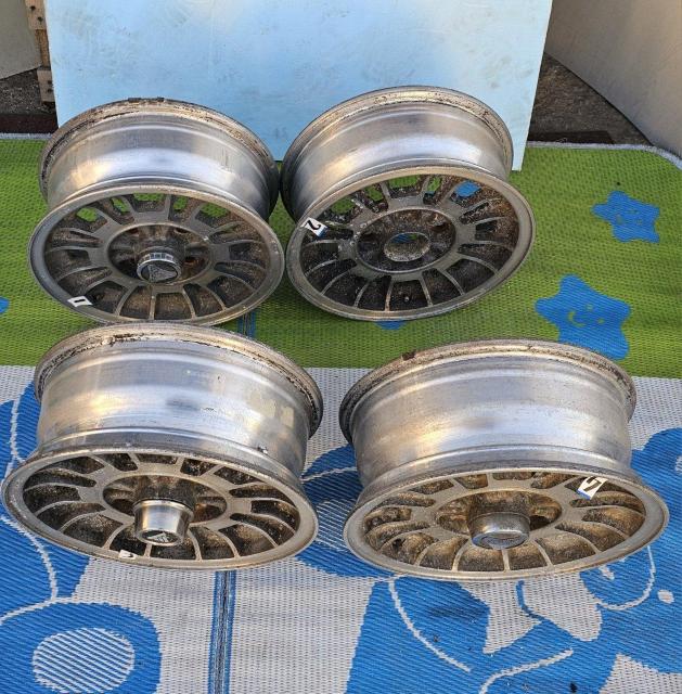 ALMEX �A�����b�N�X�A���~�z�C�[��14�C���`5.5J PCD114.3 �{25 114.3�n�u�a73mm�z�C�[���̂�4�{�Z�c�g �� ������/�o�C�N