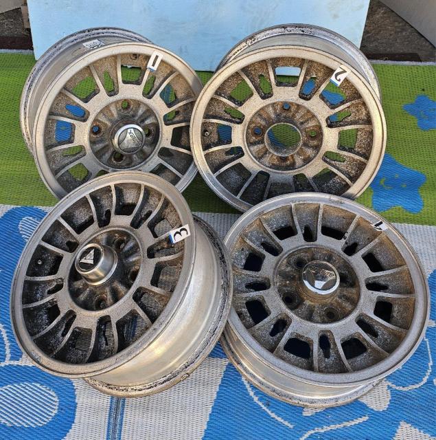 ALMEX �A�����b�N�X�A���~�z�C�[��14�C���`5.5J PCD114.3 �{25 114.3�n�u�a73mm�z�C�[���̂�4�{�Z�c�g �� ������/�o�C�N