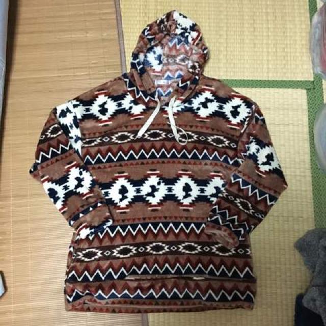 ディズニー・チップ&デールキリム柄フリースパーカー < 女性ファッション ディズニー・チップ&デールキリム柄フリースパーカー < 女性ファッションの