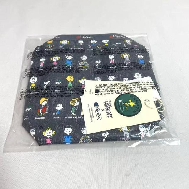★新品未使用★LeSportsac レスポートサック スヌーピ SNOOPY グレイ 化粧ポーチ 収納ポケット 7121 送料無料 < 女性ファッション  ★新品未使用★LeSportsac レスポートサック スヌーピ SNOOPY グレイ 化粧ポーチ 収納ポケット 7121 送料無料 < 女性ファッションの