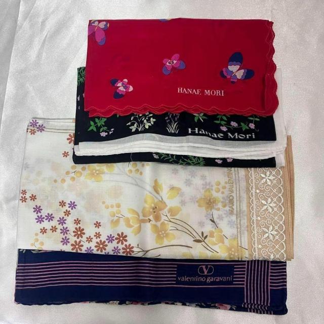 ブランド品 スカーフ ハンカチ 4点セット Valentino gravani Mario valentino < 女性ファッション ブランド品 スカーフ ハンカチ 4点セット Valentino gravani Mario valentino < 女性ファッションの