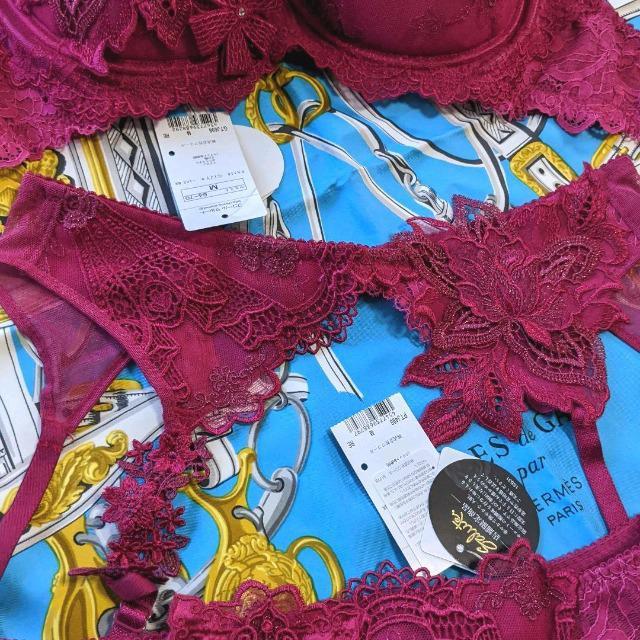 salute/サルート/店舗限定/98/98G/ヴィクトリア/F70/ソングTバックショーツ/ガーターベルト/ガーターストッキング < 女性ファッション salute/サルート/店舗限定/98/98G/ヴィクトリア/F70/ソングTバックショーツ/ガーターベルト/ガーターストッキング < 女性ファッションの