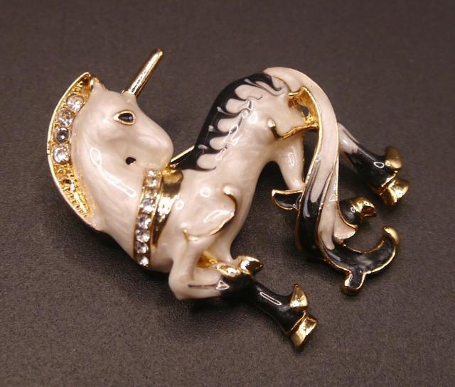 新品アンティーク調ユニコーン一角獣 馬 ブローチ < 女性アクセサリー/時計  新品アンティーク調ユニコーン一角獣 馬 ブローチ < 女性アクセサリー/時計の