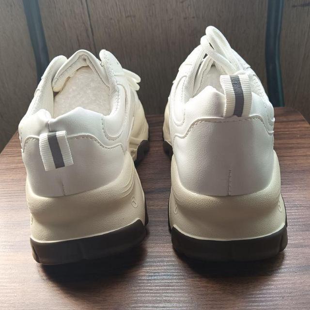 新品 22.5cm レディース スニーカー ホワイト シューズ 靴 カジュアル < 女性ファッション  新品 22.5cm レディース スニーカー ホワイト シューズ 靴 カジュアル < 女性ファッションの