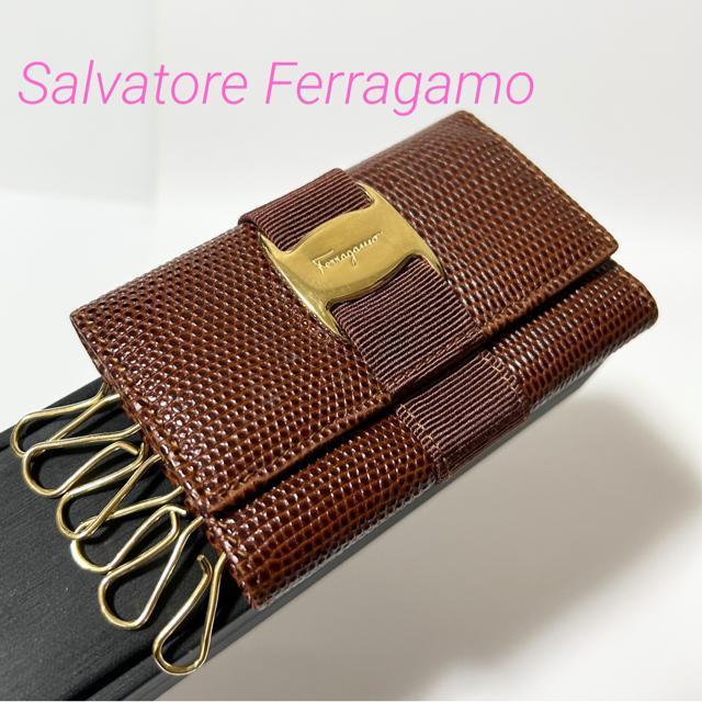 美品 Salvatore Ferragamo フェラガモ ヴァラ リザード型押しレザー 6連 キーケース < ブランド 美品 Salvatore Ferragamo フェラガモ ヴァラ リザード型押しレザー 6連 キーケース < ブランドの