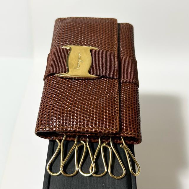 美品 Salvatore Ferragamo フェラガモ ヴァラ リザード型押しレザー 6連 キーケース < ブランド 美品 Salvatore Ferragamo フェラガモ ヴァラ リザード型押しレザー 6連 キーケース < ブランドの