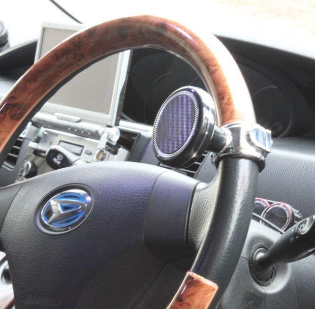 ハンドルスピンナーtype5 カーボン調Xブラック+クロムメッキ < 自動車/バイク ハンドルスピンナーtype5 カーボン調Xブラック+クロムメッキ < 自動車/バイク