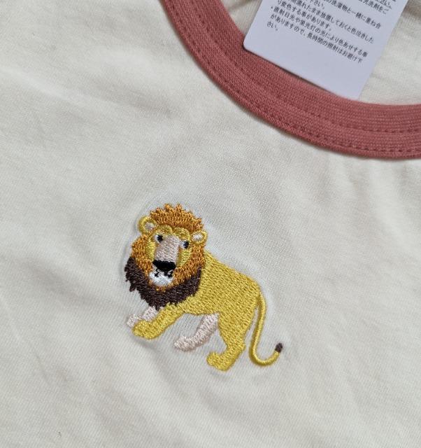 120★ゆかいな仲間たち★ライオン刺繍★ラグランTシャツ★送料無料 < キッズ/ベビー  120★ゆかいな仲間たち★ライオン刺繍★ラグランTシャツ★送料無料 < キッズ/ベビーの