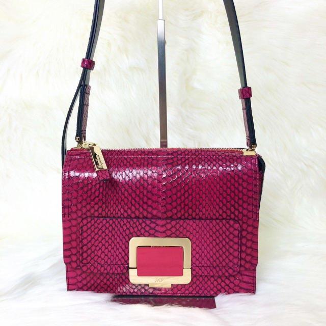【未使用級】ロジェヴィヴィエ ショルダーバッグ セミショルダー パイソン ゴールド金具 < 女性ファッション  【未使用級】ロジェヴィヴィエ ショルダーバッグ セミショルダー パイソン ゴールド金具  < 女性ファッションの