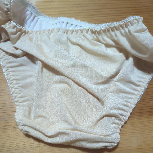 新品衣類 ベージュの花柄 М < 女性ファッション  新品衣類 ベージュの花柄 М < 女性ファッションの