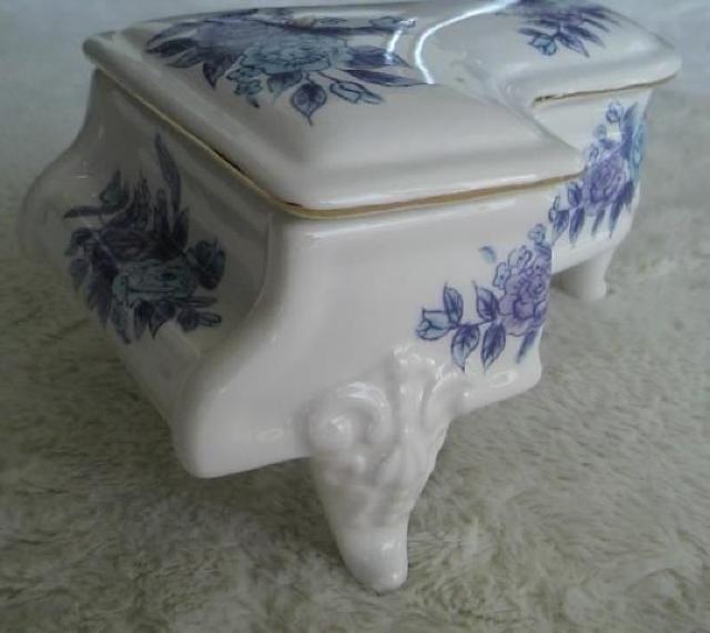 【新品・未使用】アンティーク調★アクセサリーケース < インテリア/ライフ  【新品・未使用】アンティーク調★アクセサリーケース < インテリア/ライフの