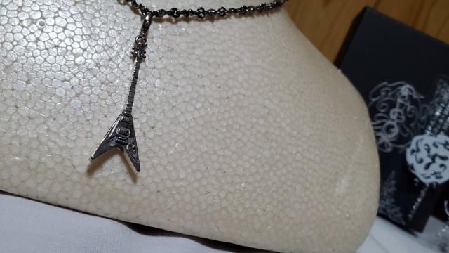 正規限定 ジゴロウ×ジャンヌダルク カーユ アーティストVベース ペンダント ネックレストップ 付属有 < ブランド  正規限定 ジゴロウ×ジャンヌダルク カーユ アーティストVベース ペンダント ネックレストップ 付属有  < ブランドの