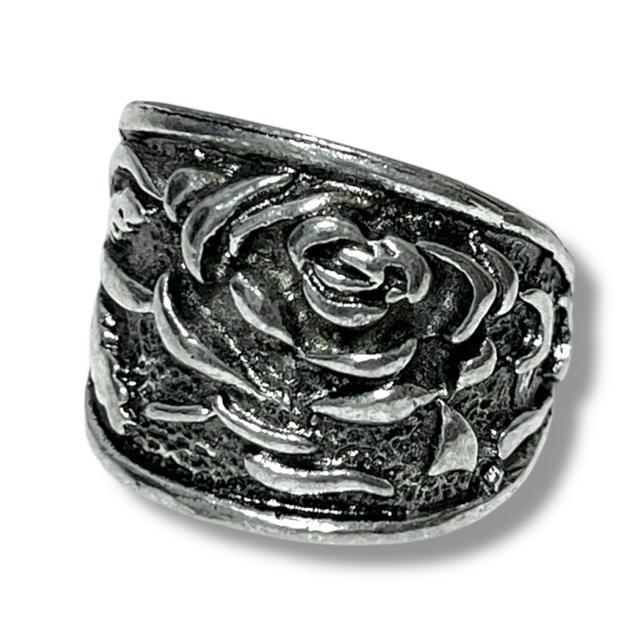 【新品】薔薇レリーフデザインフリーリング < 女性アクセサリー/時計  【新品】薔薇レリーフデザインフリーリング < 女性アクセサリー/時計の