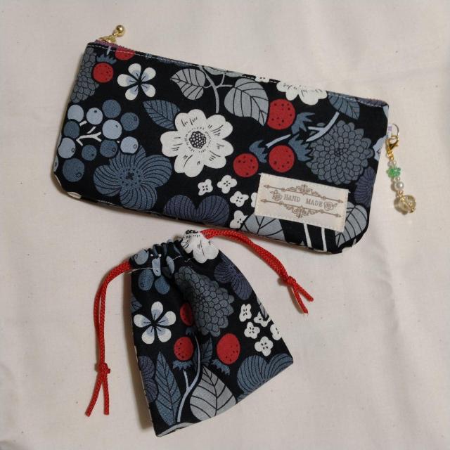 ★木苺柄★花柄♪ファスナーポーチとミニ巾着♪眼鏡入れ、ペンポーチ < 女性ファッション ★木苺柄★花柄♪ファスナーポーチとミニ巾着♪眼鏡入れ、ペンポーチ < 女性ファッションの