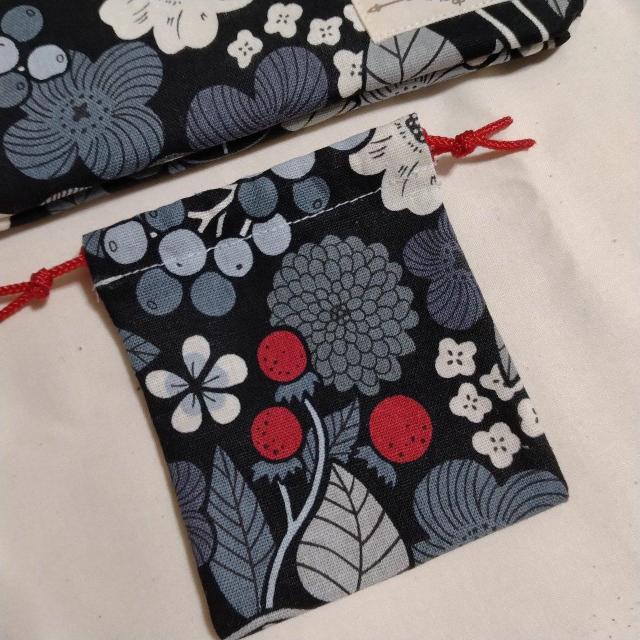 ★木苺柄★花柄♪ファスナーポーチとミニ巾着♪眼鏡入れ、ペンポーチ < 女性ファッション ★木苺柄★花柄♪ファスナーポーチとミニ巾着♪眼鏡入れ、ペンポーチ < 女性ファッションの
