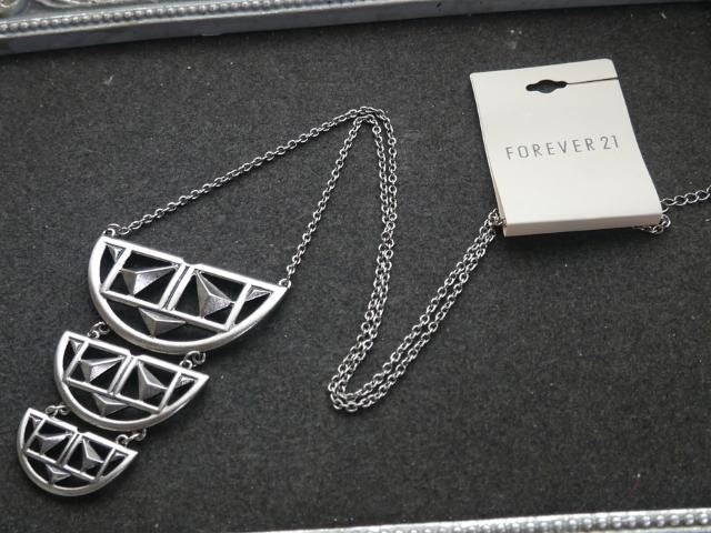 新品FOREVER21アンティーク調ロックテイストなネックレス < ブランド  新品FOREVER21アンティーク調ロックテイストなネックレス  < ブランドの