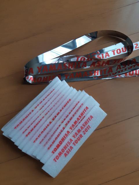 山下智久 ASIA TOUR 2011名古屋銀テープ&発泡リボン < タレントグッズ  山下智久 ASIA TOUR 2011名古屋銀テープ&発泡リボン  < タレントグッズの
