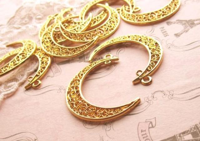 透かし三日月カン付きチャーム5個ゴールド < ペット/手芸/園芸  透かし三日月カン付きチャーム5個ゴールド < ペット/手芸/園芸の