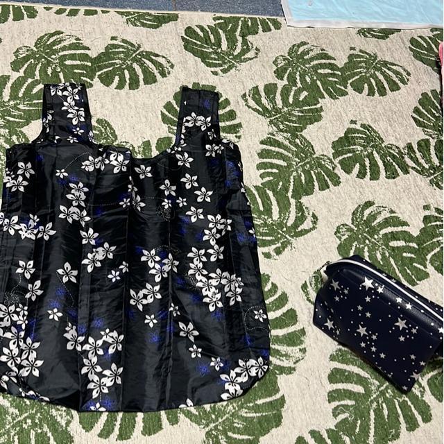 (新品)花柄エコバッグ・星柄ポーチ(2点セット) < 女性ファッション  (新品)花柄エコバッグ・星柄ポーチ(2点セット)  < 女性ファッションの