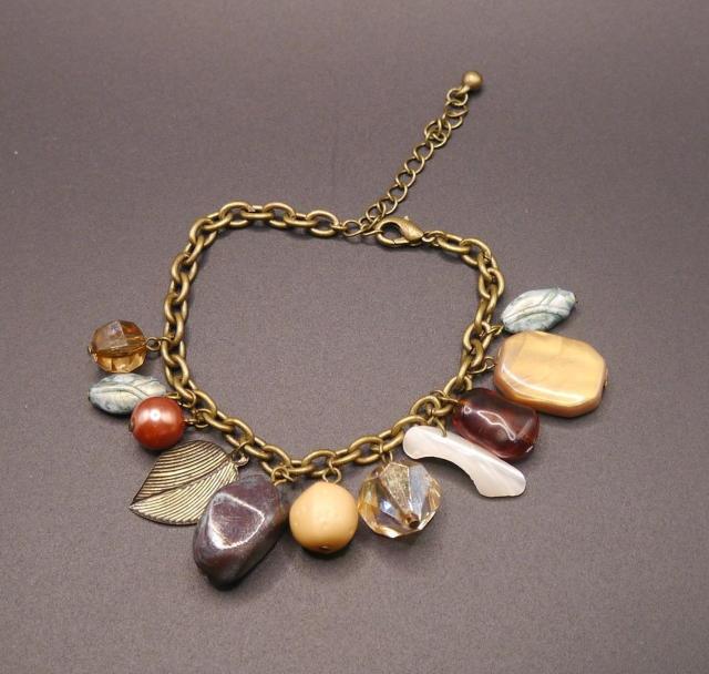 新品 アンティーク調エスニック ビーズ ストーン ブレスレット < 女性アクセサリー/時計  新品 アンティーク調エスニック ビーズ ストーン ブレスレット  < 女性アクセサリー/時計の