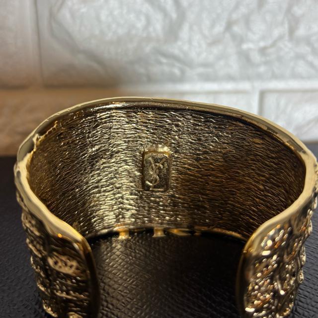 【激レア】希少★ヴィンテージ YSL イヴサンローラン クロコダイル ブレスレット カフ ゴールドカラー < ブランド 【激レア】希少★ヴィンテージ YSL イヴサンローラン クロコダイル ブレスレット カフ ゴールドカラー < ブランドの