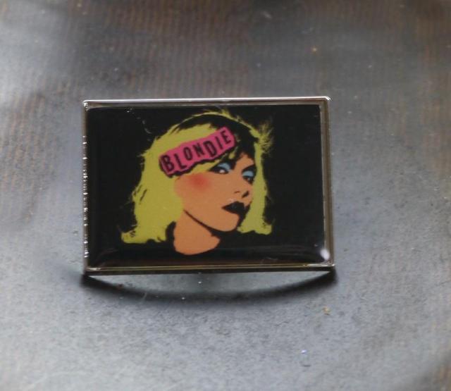 新品 ブロンディ BLONDIE デボラ・ハリー ピンズ ピンバッジ ピンブローチ < 男性アクセサリー/時計 新品 ブロンディ BLONDIE デボラ・ハリー ピンズ ピンバッジ ピンブローチ < 男性アクセサリー/時計の