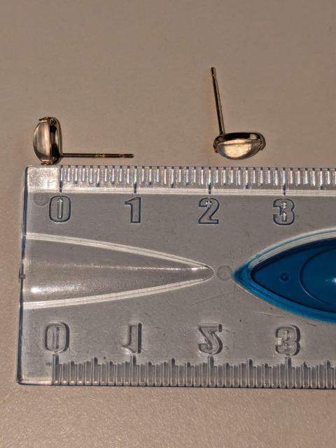 ムーンストーンのピアス新品K18 < 女性アクセサリー/時計  ムーンストーンのピアス新品K18 < 女性アクセサリー/時計の