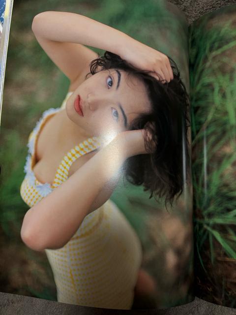 タンス整理品 送料込み おまとめOK タレントグッズ 山崎真由美さん写真集 < タレントグッズ  タンス整理品 送料込み おまとめOK タレントグッズ 山崎真由美さん写真集 < タレントグッズの